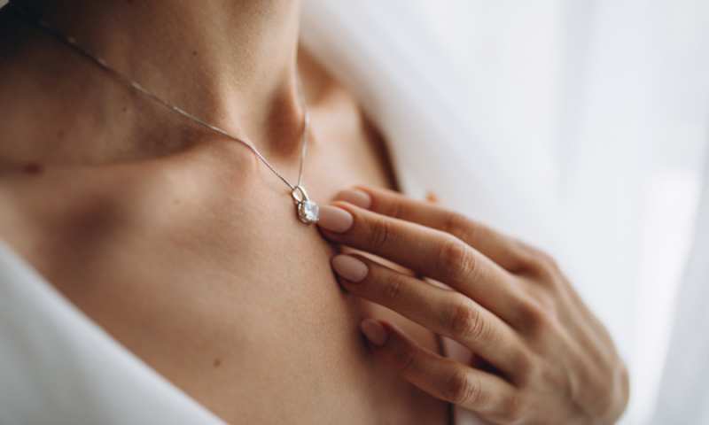 Is Wearing Diamonds Good For Health?